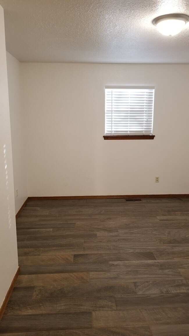 Second bedroom - 910 Acacia Circle