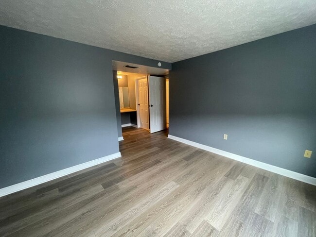 Building Photo - Hopewell - 2Br Condo - Independence Square