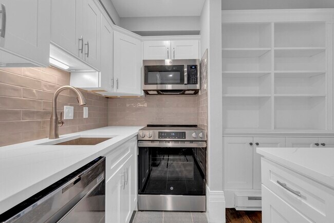 Building Photo - 25 Hanson St