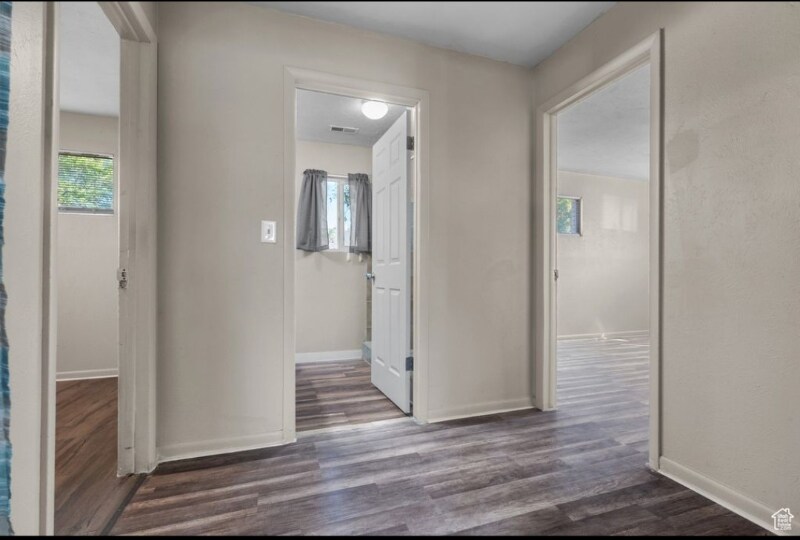 Building Photo - 57 N Center St