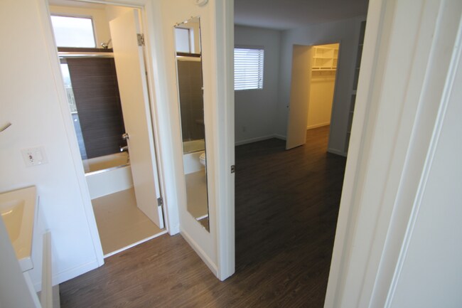 Building Photo - 3111 4th St