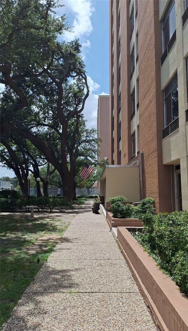 Building Photo - 7510 Hornwood Dr