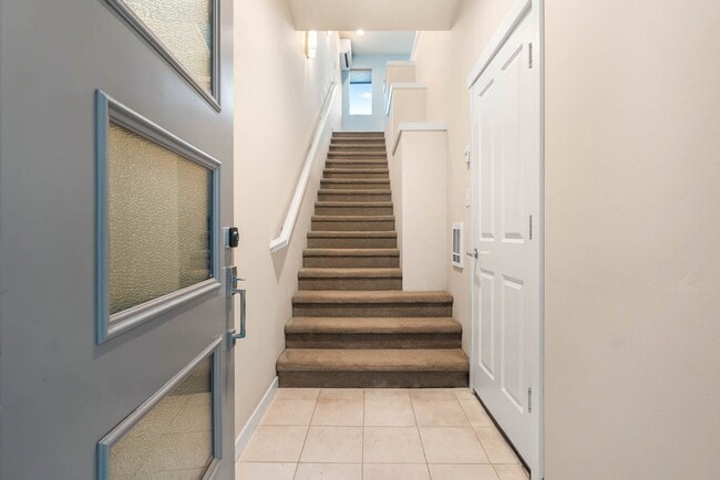 Building Photo - 4326 NE 3rd St