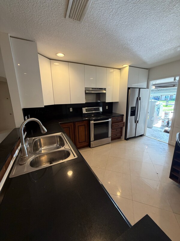 Building Photo - 19336 Carolina Cir