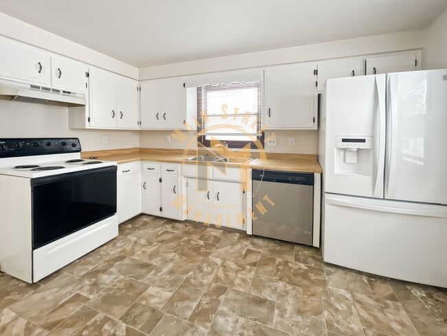 Building Photo - 1433 Baumgart Rd