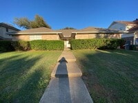 Building Photo - 4011 Ridgebrook Dr