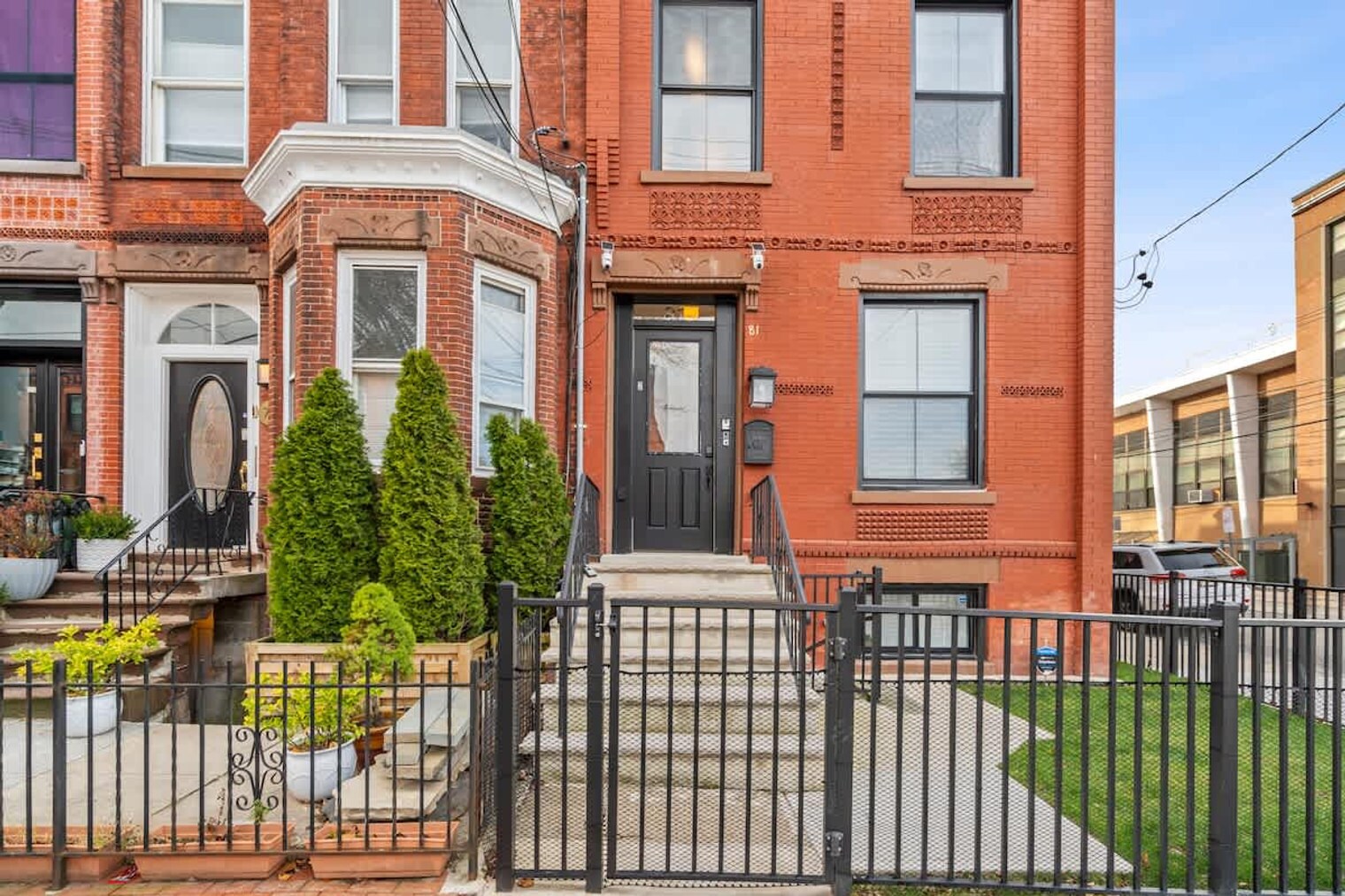 Building Photo - 81 Crescent Ave