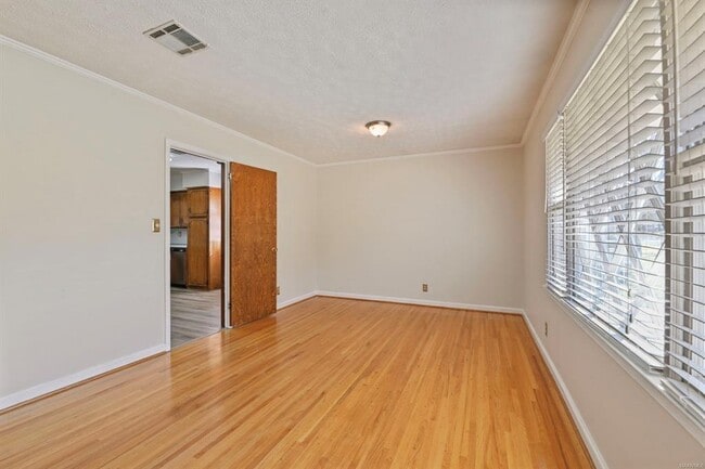 Building Photo - 839 Greg Dr