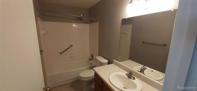 Building Photo - 61210 Greenwood Dr
