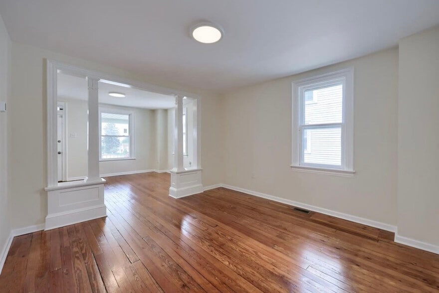 Building Photo - 1202 Baltimore St