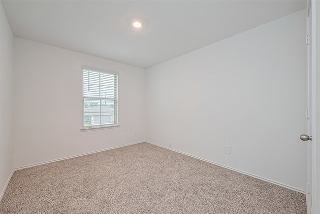 Building Photo - 12518 Pelican Bay Dr