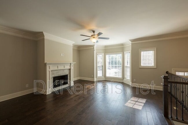 Building Photo - 921 Hickory Leaf Ct SE