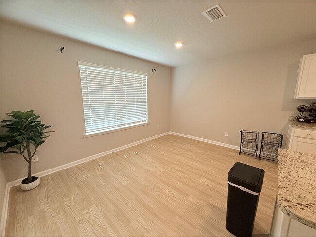 Building Photo - 10611 Burlington Estates Dr