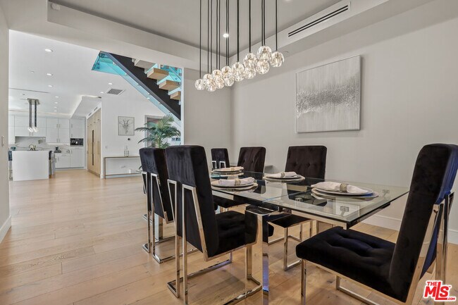 Building Photo - 13812 Cumpston St