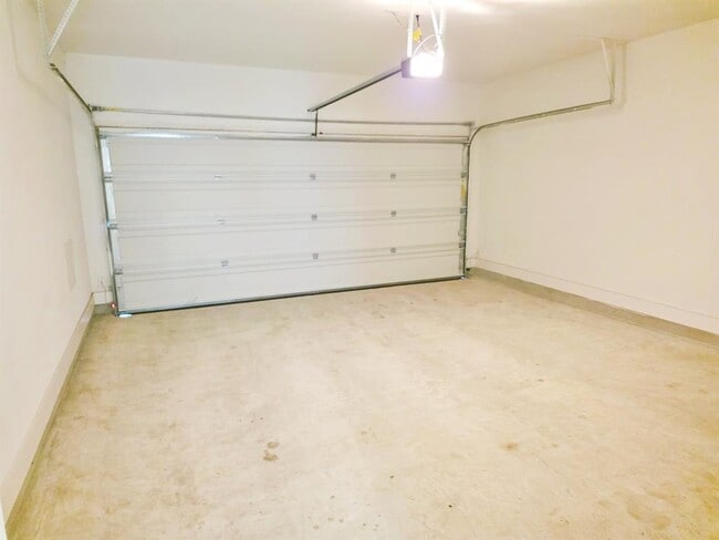 Building Photo - 150 Elisha Dr