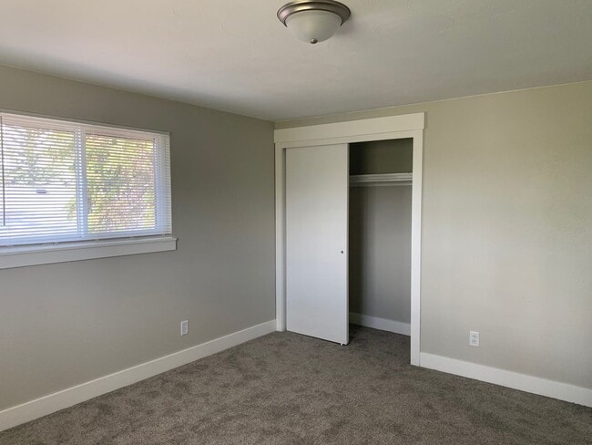 Building Photo - Beautiful 4 Bedroom 3 Bathroom Home in Wes...