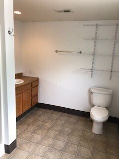 Building Photo - 515 S Fess Ave