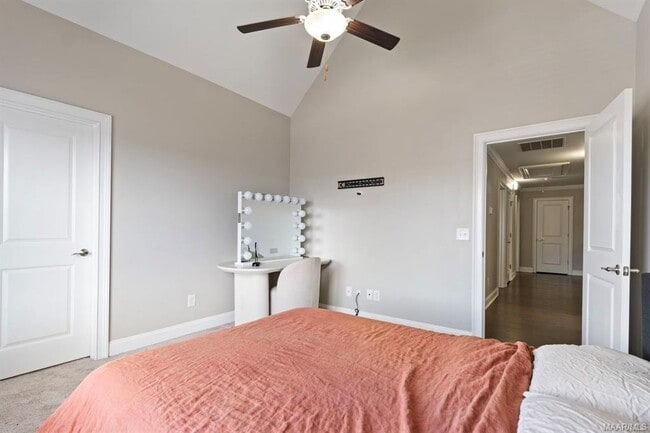 Building Photo - 522 Jeffrey Dr