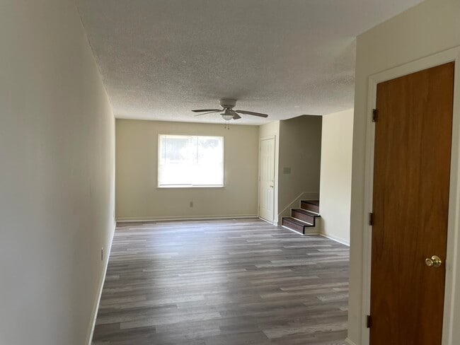 Building Photo - 6022 Springside Ln