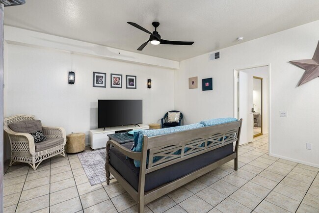 Building Photo - 255 S Avenida Caballeros