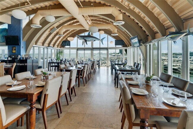 Building Photo - 1717 N Bayshore Dr