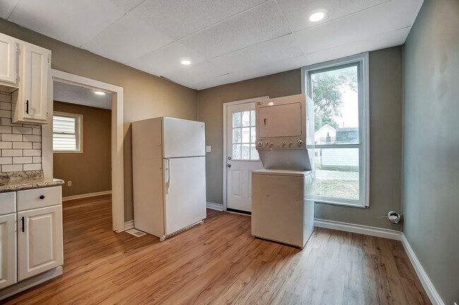 Building Photo - 904 Walnut St