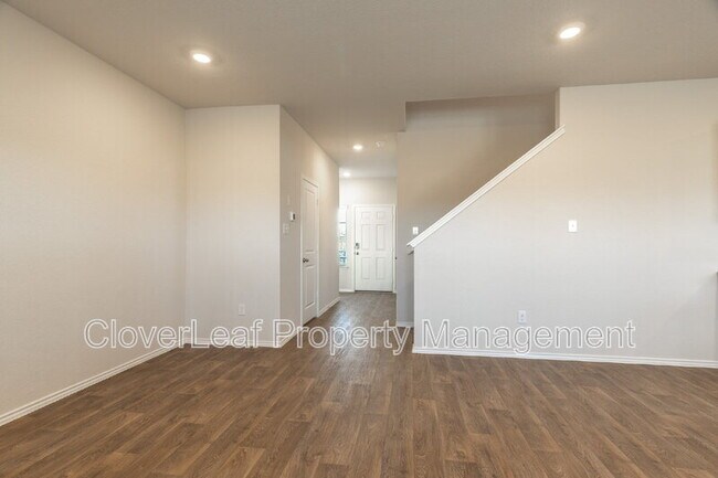 Building Photo - 466 Orion Dr