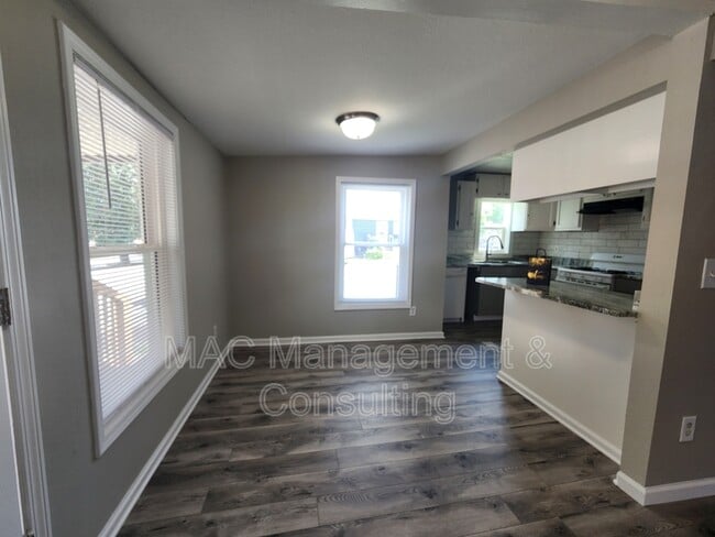 Building Photo - 1319 Autumn Ave