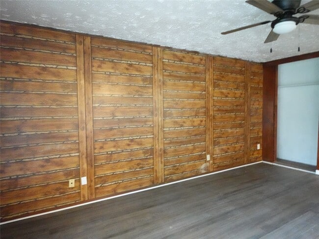 Building Photo - 8022 Woodlyn Rd