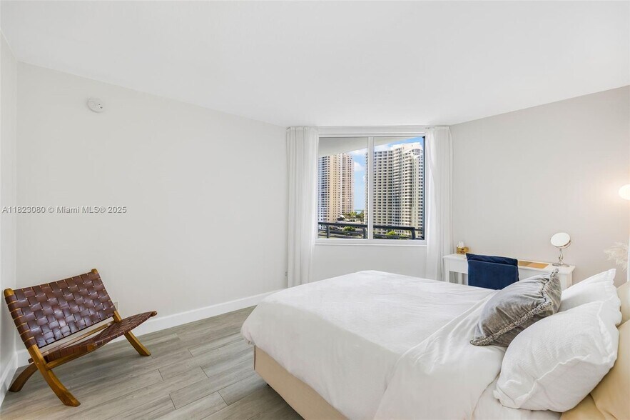 Building Photo - 325 S Biscayne Blvd