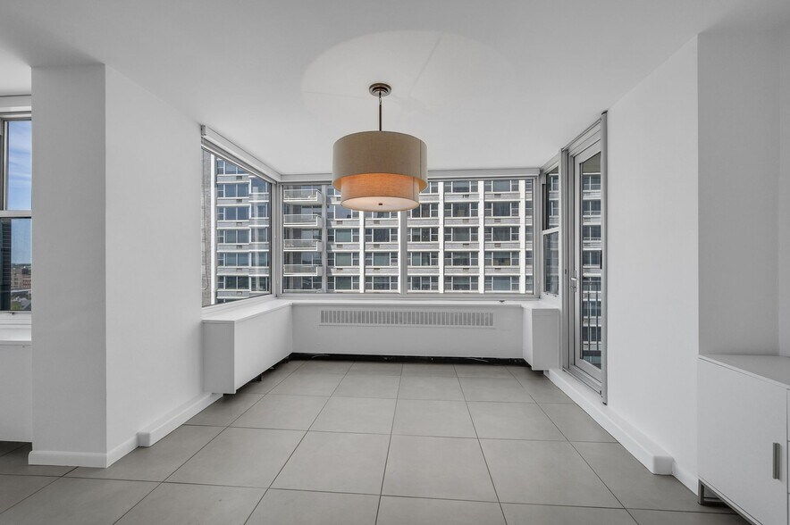 Building Photo - 4250 N Marine Dr