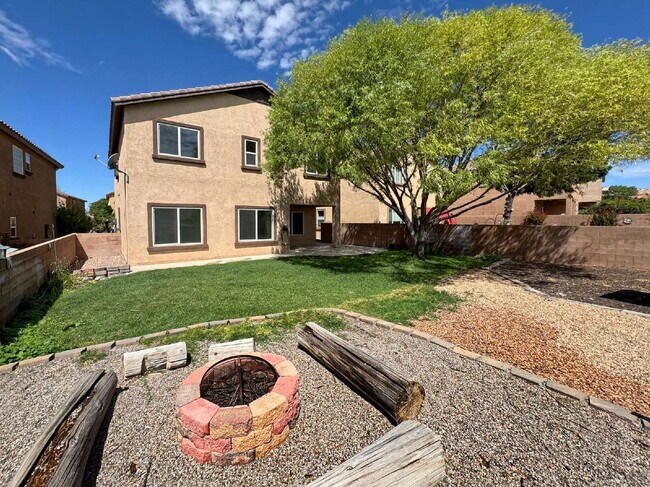 Building Photo - Wonderful 2 Story 3 BR Home in Loma Colorado