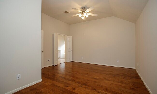 Building Photo - 15938 Cottage Ivy Cir