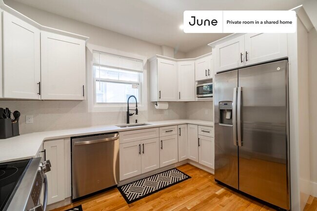 Building Photo - Room in Shared 5 bed/2 bath home in Roxbury