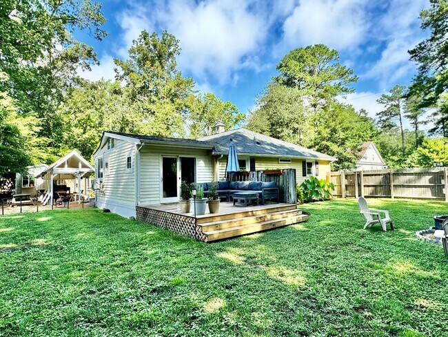 Building Photo - 3-Bedroom Ranch Ready On 12-01-25! 1/2 Acr...