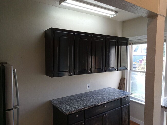 Building Photo - 957 SE Stephens St