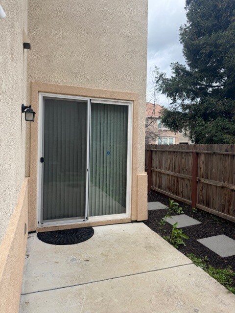 Building Photo - 3936 Purple Finch Ln