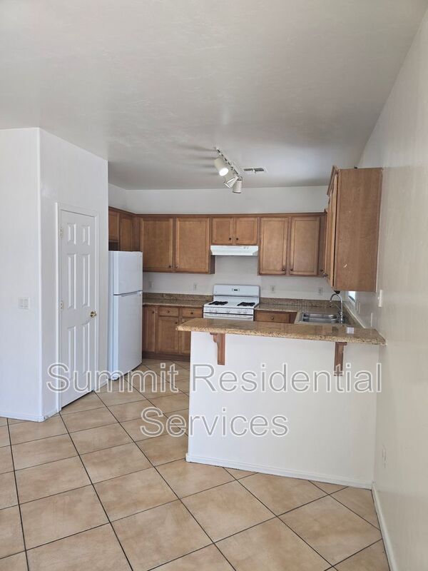 Building Photo - 3569 Drexel Manor Stra