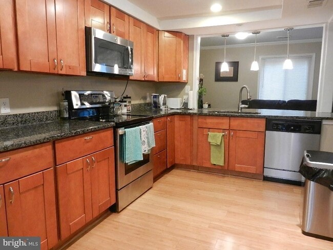 Building Photo - 781 Sugarland Run Dr