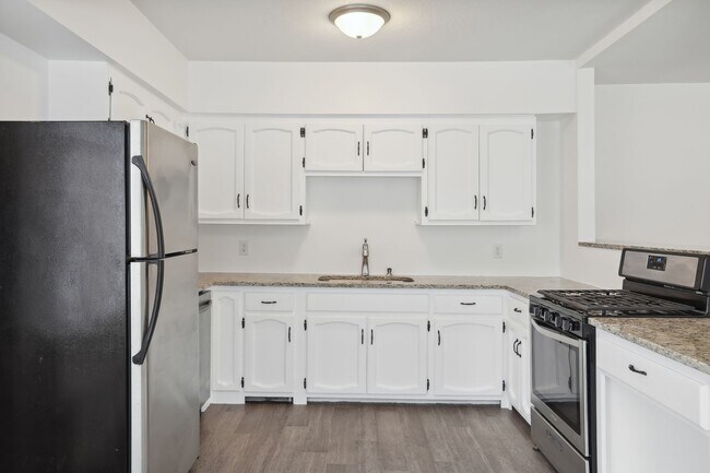 Building Photo - 2755 Pierce St NE