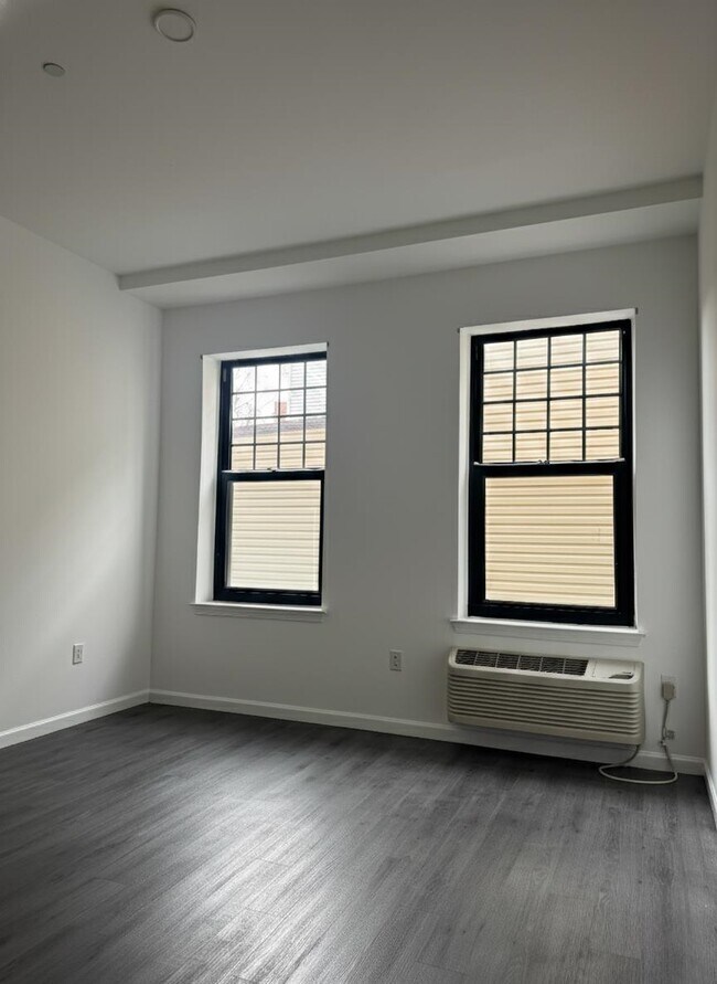 Building Photo - 190 Culver Ave