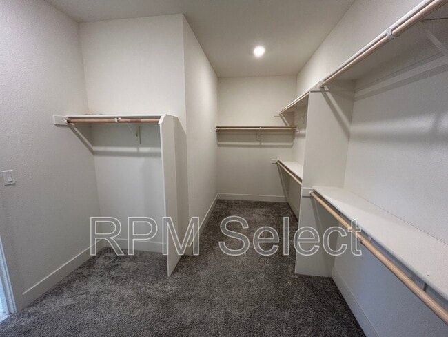 Building Photo - 5762 Caprice Ct