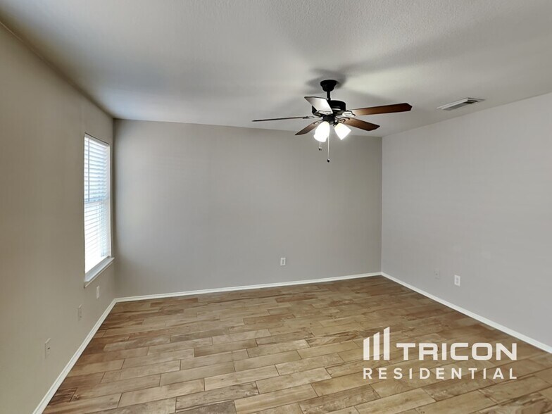 Building Photo - 22823 Sugar Bear Dr
