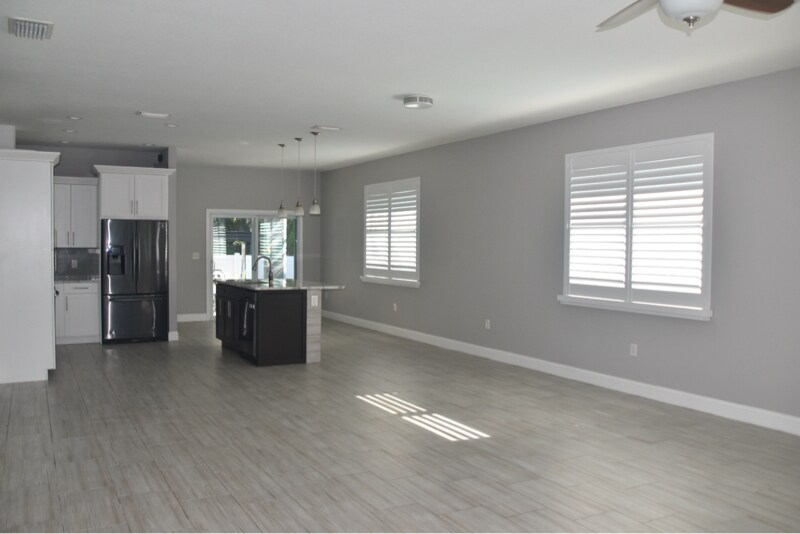 Building Photo - 6412 S Adelia Ave