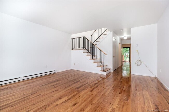 Primary Photo - 168 Belltown Rd