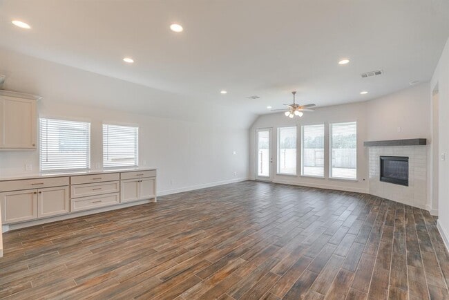 Building Photo - 15835 Wild Rose Bnd Dr
