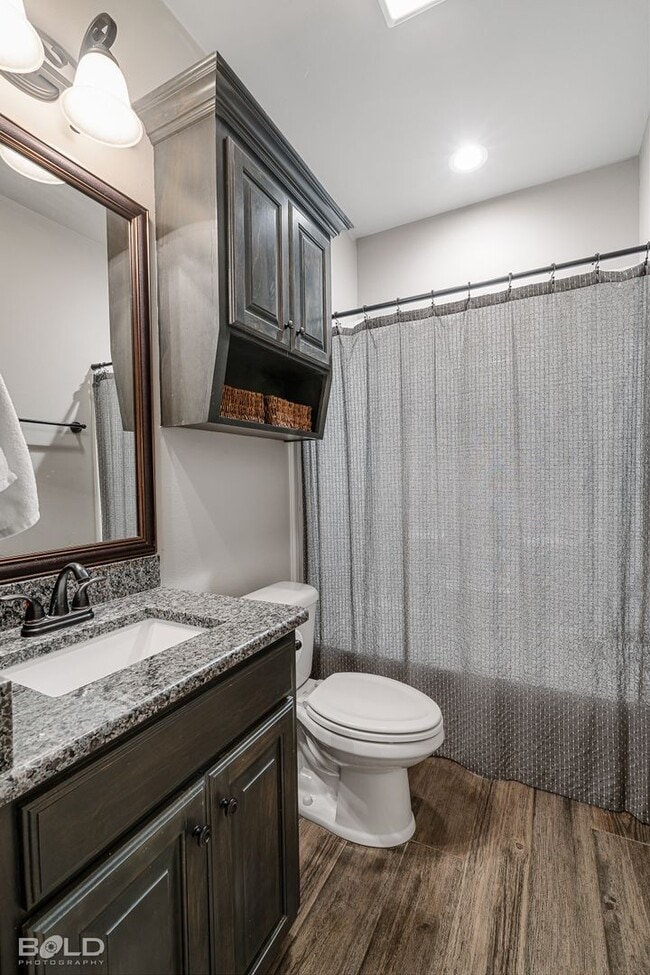 Building Photo - MOVE IN SPECIAL HALF OFF FIRST MONTHS RENT