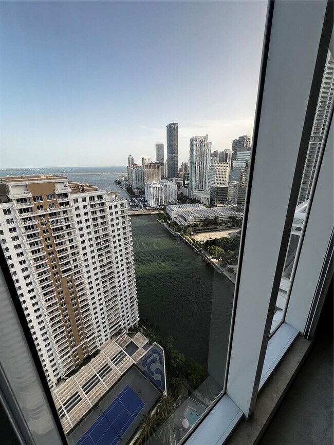 Building Photo - 901 Brickell Key Blvd