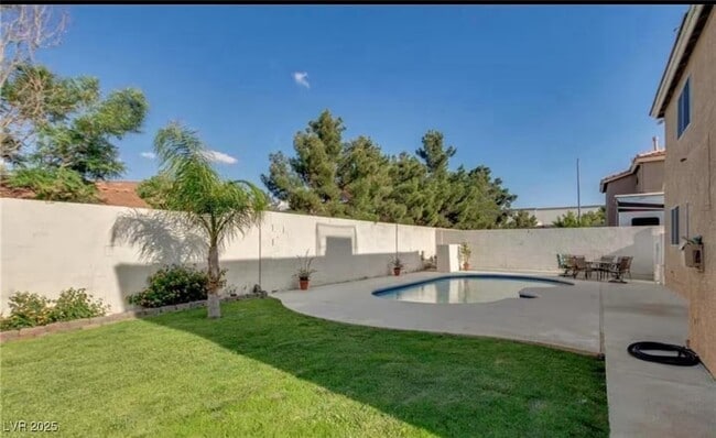 Building Photo - 9684 Summer Cypress St