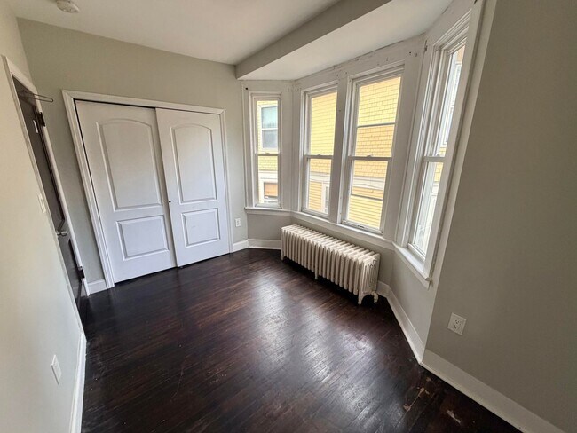 Building Photo - 45 S Pine Ave